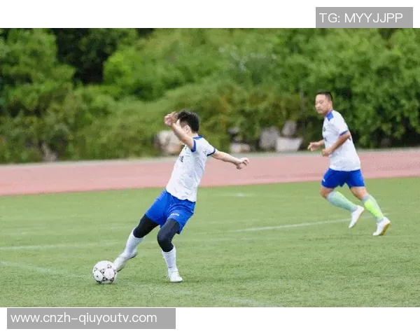 最近足球动态解析：各大联赛精彩赛事回顾与未来展望